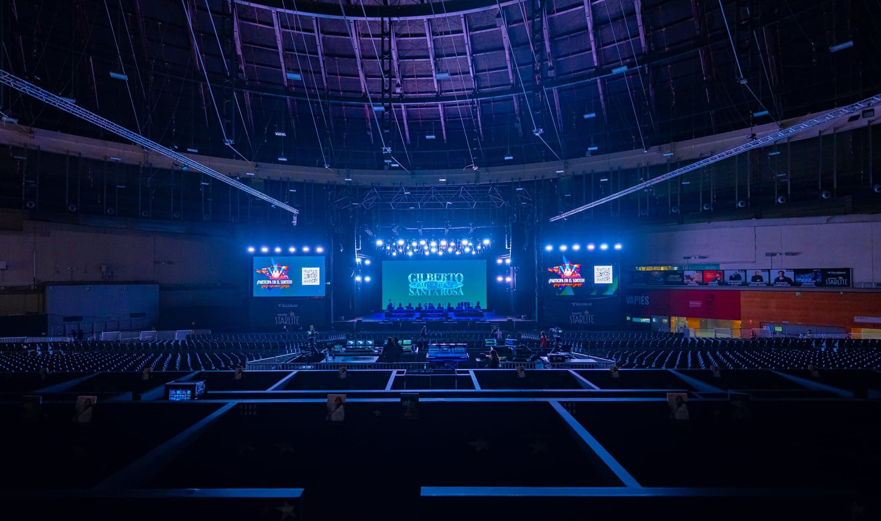 El escenario visto desde la platea