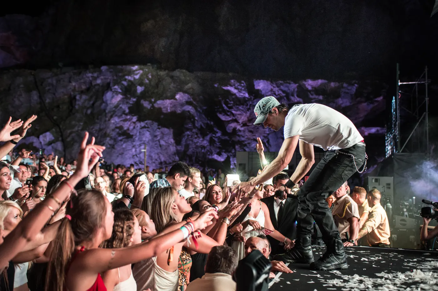 Enrique Iglesias entre el público, Marbella